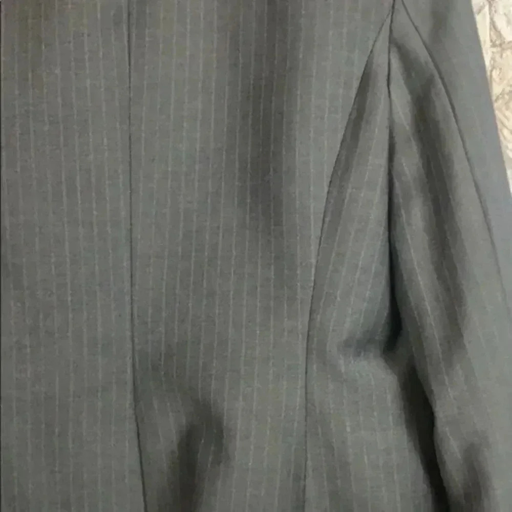 Calvin Klein NWOT size 12 pinstripes jacket - Picture 7 of 7